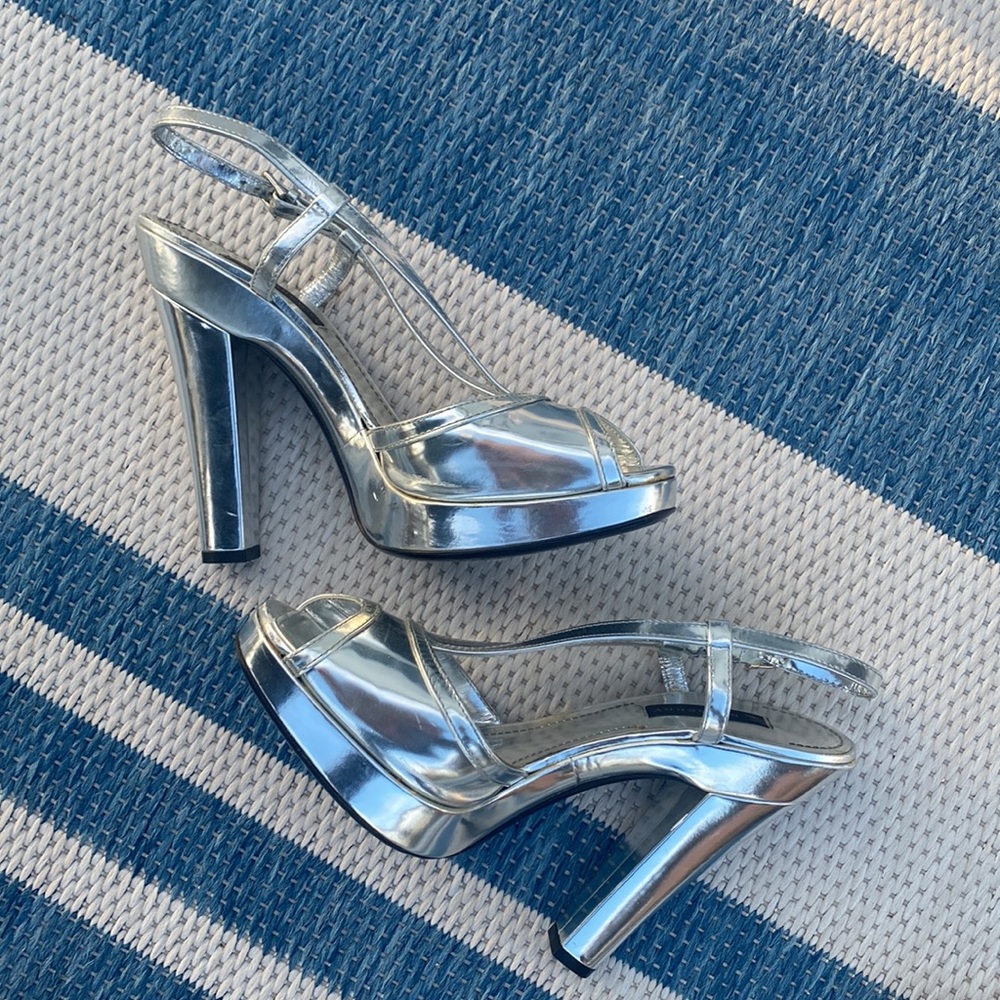 Burberry Silver Metallic pumps, chunky! Excellent Condition! Size ❤️🔥